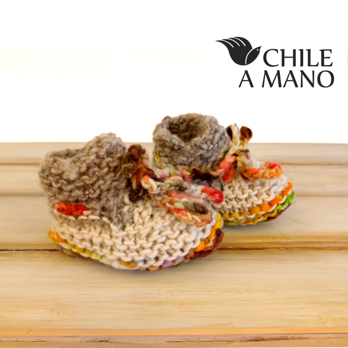 Zapatitos de guagua en lana natural de oveja - Imagen 2